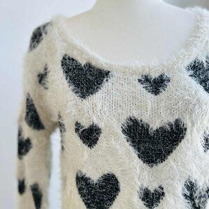 Parisian Ivory Eyelash Knit Sweater with Black Shimmer Heart Motif – US L